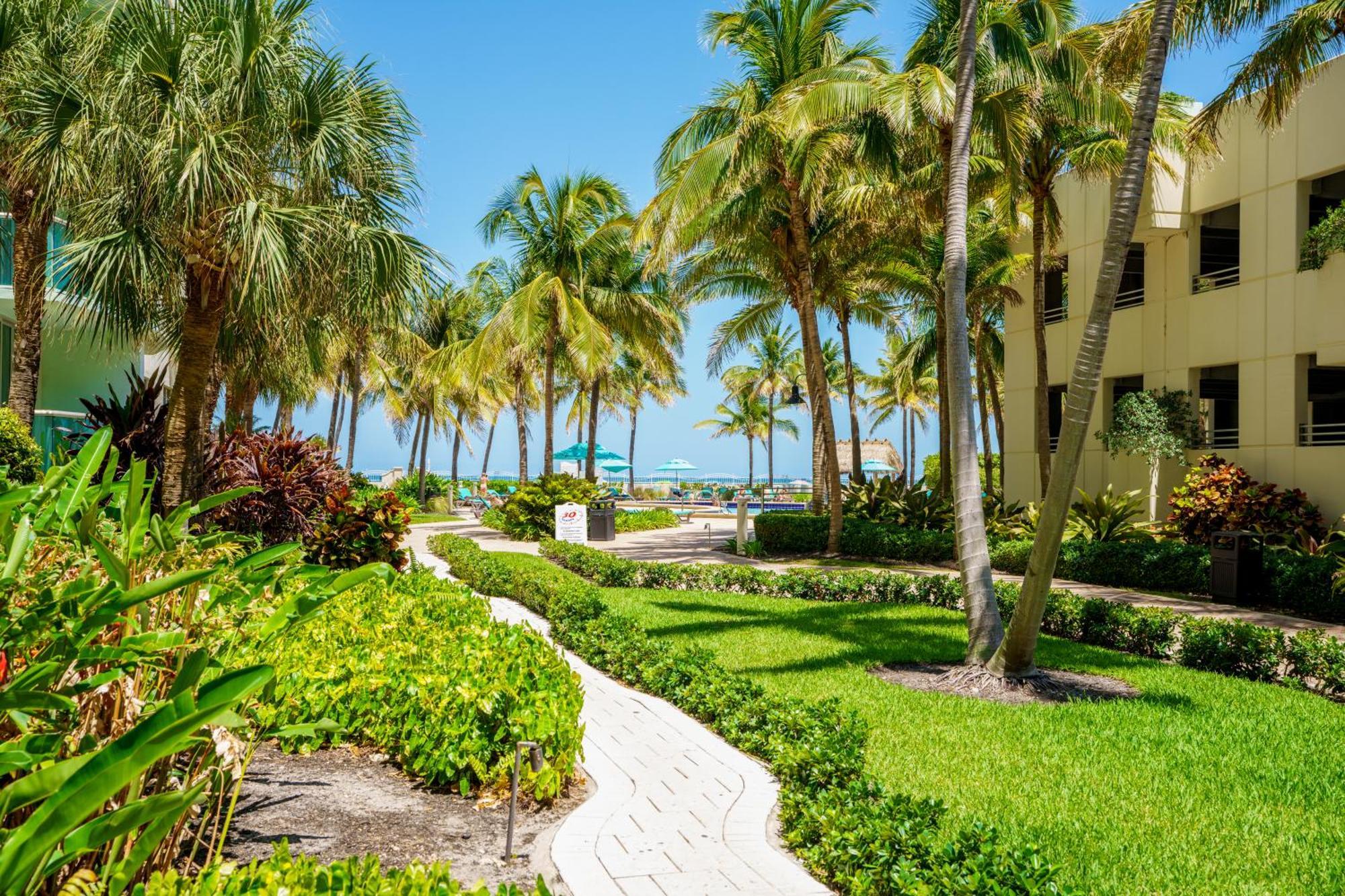 Modern 1 Bdr Oceanview With Direct Beach Access! Hollywood Eksteriør billede
