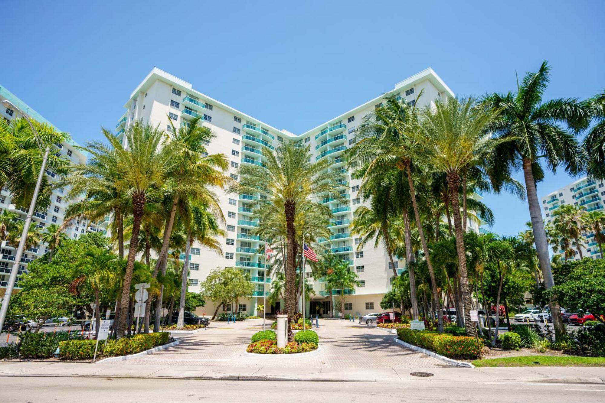 Modern 1 Bdr Oceanview With Direct Beach Access! Hollywood Eksteriør billede